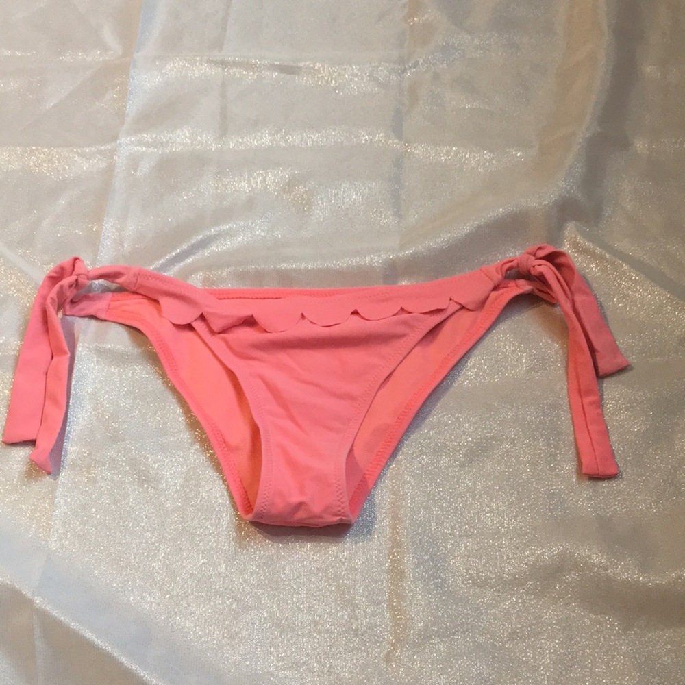 Never worn scalloped bikini bottoms